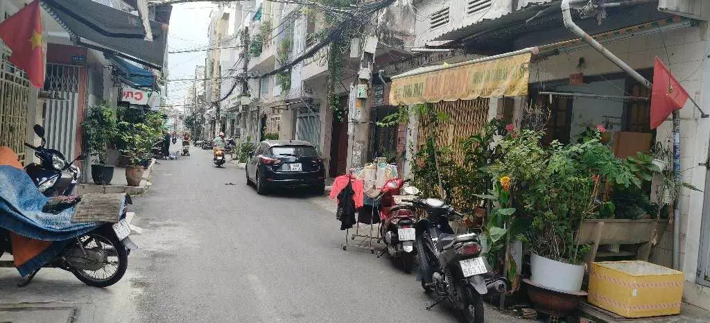 NHÀ LẠC LONG QUÂN - 4 TẦNG - 3 TỶ HƠN - 4 PN, 4WC - ĐẦM SEN 200M - Q11