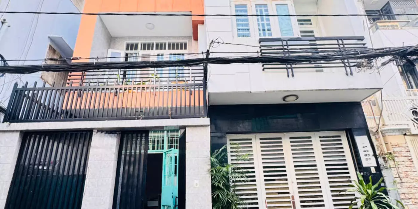 BÁN NHÀ 3 TẦNG PHONG CÁCH BIỆT THỰ MẶT TIỀN HXH Đ.LÊ THỊ RIÊNG, QUẬN 1- DT 99M2 NGANG 4.2M*24M SH
