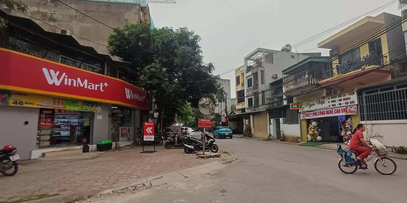 BÁN NHÀ HÀNG XÓM VINHOME – DÒNG TIỀN 200TR  GARA Ô TÔ – MẶT TIỀN RỘNG – HƠN 9 TỶ CHÚT XÍU