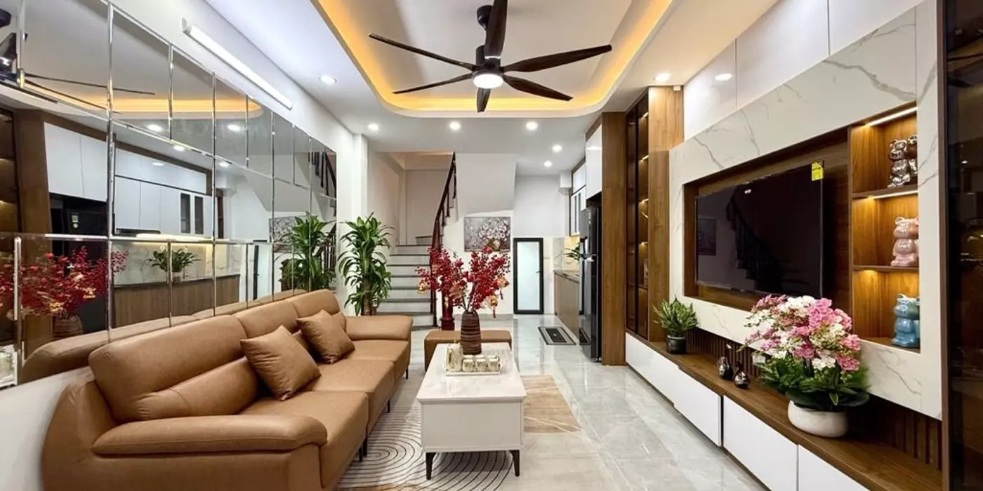 Bán nhà phố Đê La Thành, Đống Đa, nhà xây mới, gần phố, 42m, 5 tầng, 10.3 tỷ