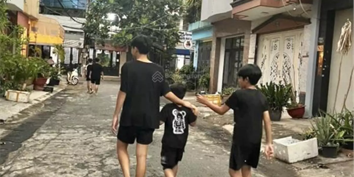 HXH Quang Trung có vỉa hè, cây xanh đường 8m trệt 3 lầu 4x17m - 9,7 tỷ