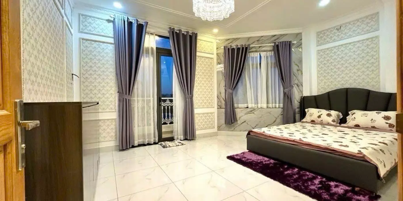 NHÀ ĐẸP LUNG LINH  – NGANG 5,2M – HẺM XE HƠI 6M CHỈ 7 TỶ