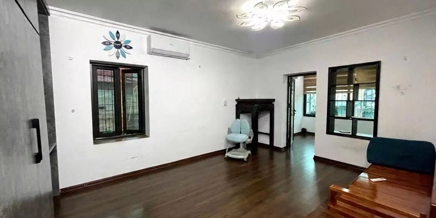 tập thể nghĩa tân 60m 2 ngủ giá 4,5 tỷ ô tô đỗ chân tòa