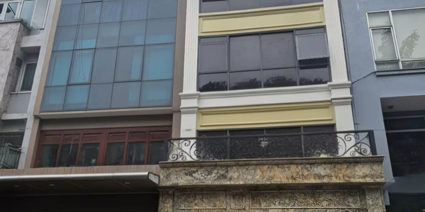 Cho thuê nhà, THANG MÁY, 128m2- 5T, Linh Lang, Đào Tấn, Phan Kế Bính