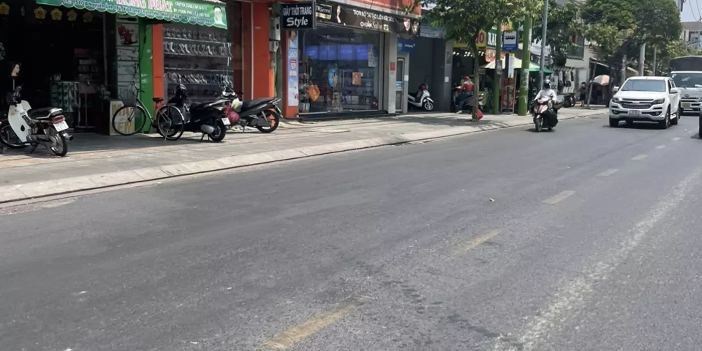 Bán nhà mặt tiền 5x29m giá 15,8 tỷ Đường Nguyễn Ảnh Thủ