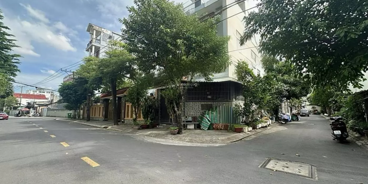 Góc 2 MT 496/ Dương Quảng Hàm, P6. DT 116m2 (5,2x23m). Hẻm rộng 12m Giá 14,5 tỷ (TL)