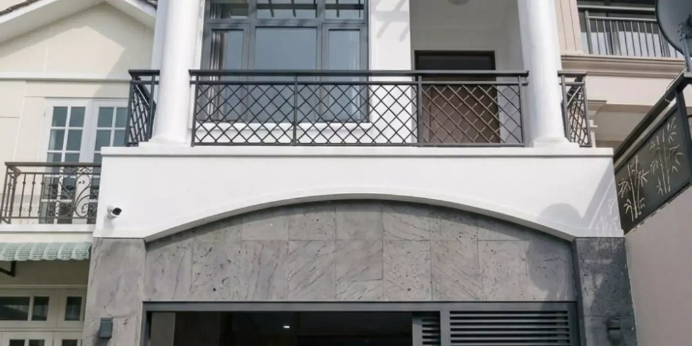 GIÁ 9.X TỶ- SIÊU PHẨM GẦN PHÚ MỸ HƯNG- QUẬN 7- NHÀ 4T- DT 5 X 13- ĐƯỜNG XE TẢI.