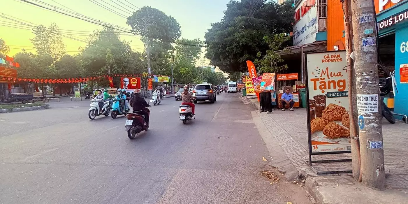 NGAY KHU CÔNG NGHIỆP TÂN BÌNH ( Tân Phú) - MẶT TIỀN KINH DOANH CN1 - DIỆN TÍCH KHỦNG 5.10x20M