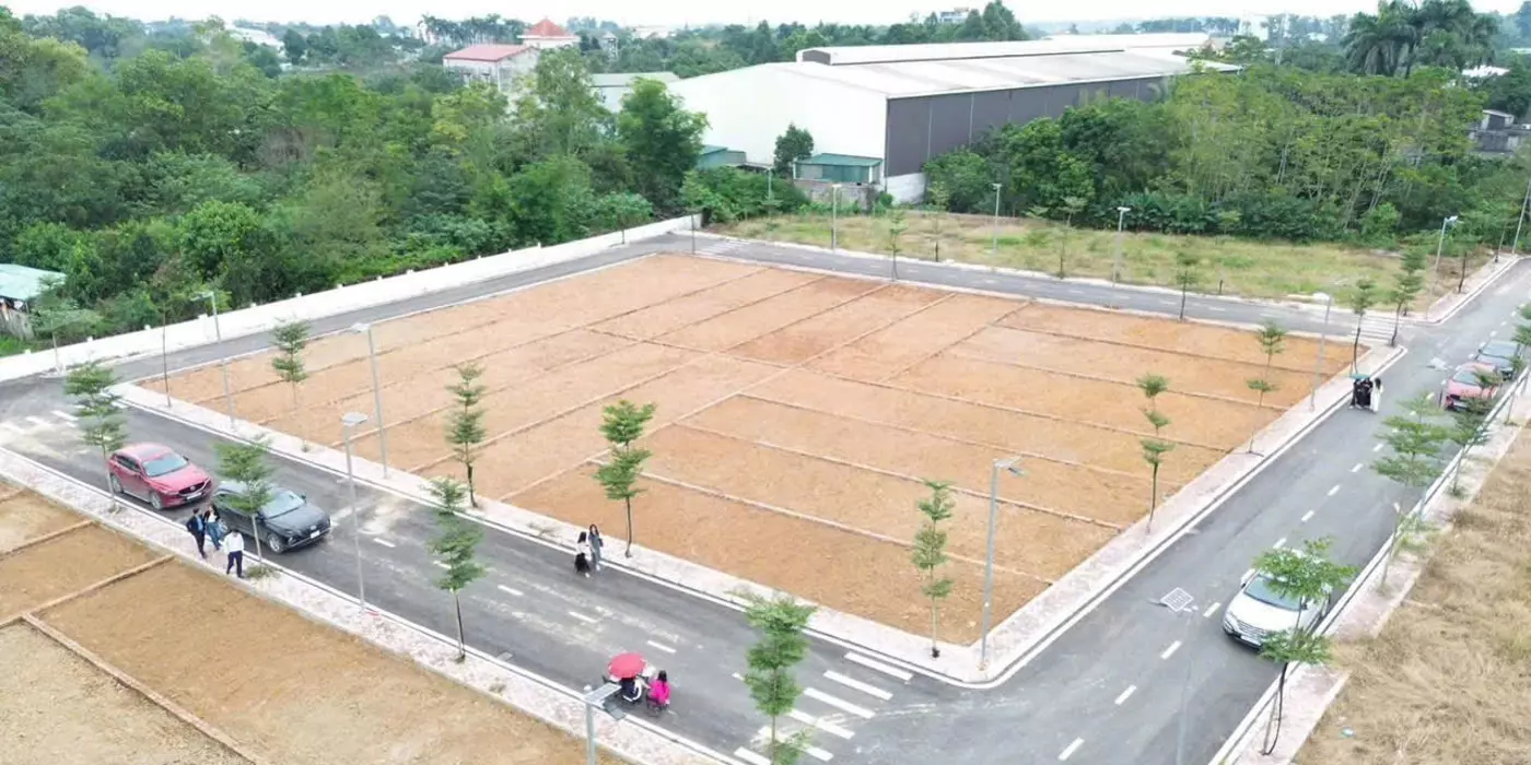 Tuyệt đẹp lô đất 100m full thổ, giá chỉ 2 tỷ, làn 2 quốc lộ 21A