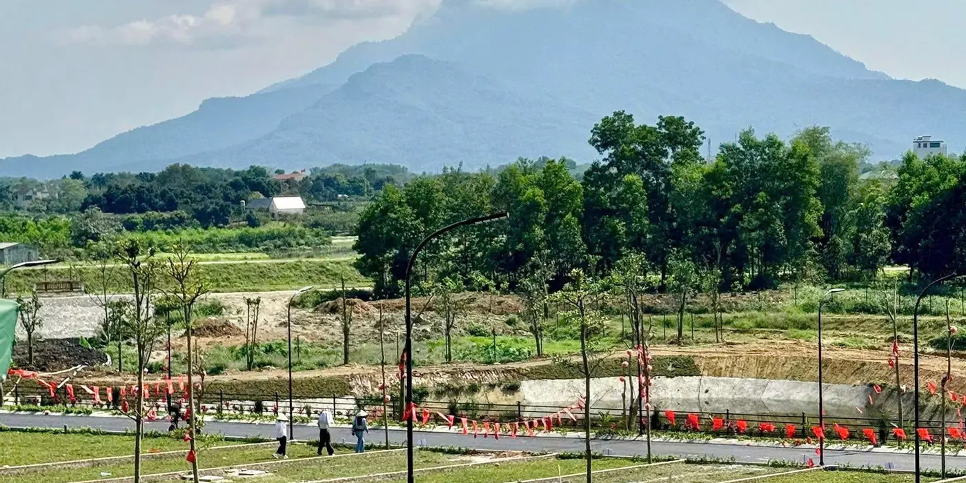 Đất ba vì 110m2 mặt tiền 7m view núi tản và sát suối hai chỉ hơn 1 tỷ