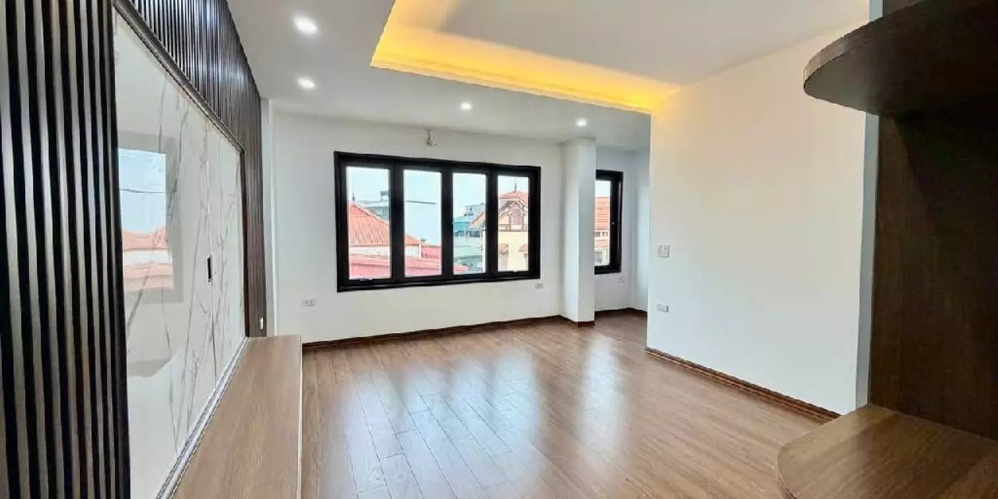 Bán nhà khuyến lương 6 tầng thang máy long lanh lô góc ô tô đỗ cửa hoàng mai