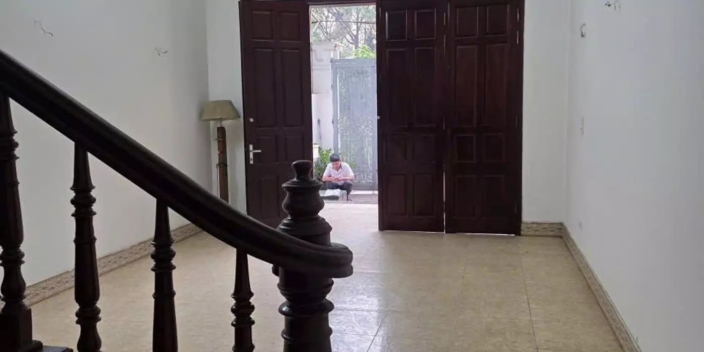 🏡 BÁN BIỆT THỰ MẶT HỒ TRUNG KÍNH - TRẦN DUY HƯNG - 100M2 - MT 4.5M - 5 TẦNG - Ô TÔ TRÁNH -GIÁ
