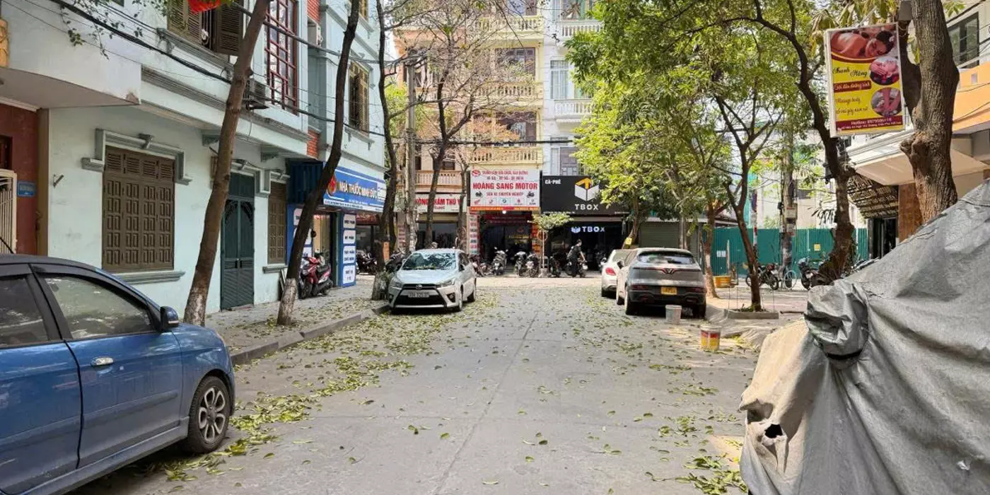 Nhà lô góc mới đẹp , vỉa hè rộng ô-tô tránh , mặt kinh doanh  KĐT Mỗ Lao 45m 5 t 11 tỷ 9