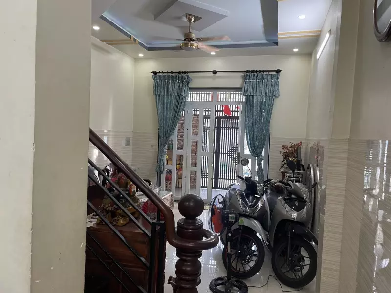 Bán nhà đường Lê Thị Hoa, Bình Chiểu, Thủ Đức, TP HCM. DT 71m2, 3 tầng. Giá  5.85 tỷ, SHR -