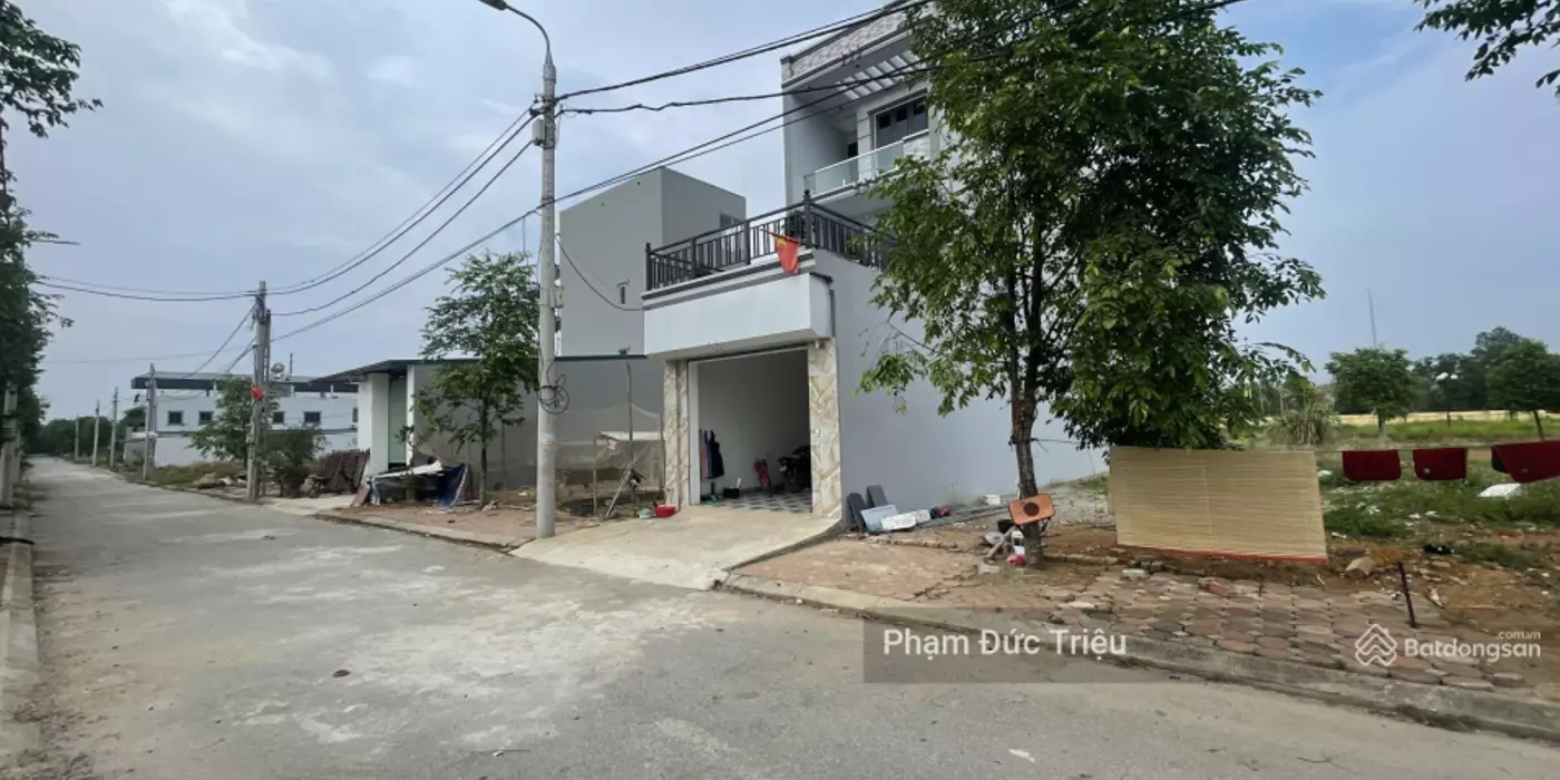 BÁN GẤP LÔ GÓC SIÊU PHẨM TẠI TÁI ĐỊNH CƯ VAI RÉO SÁT NGÃ TƯ HOÀ LẠC