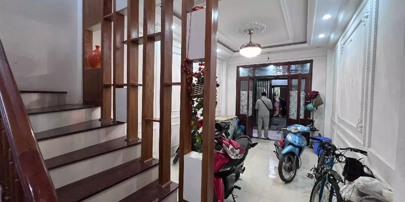 Bán nhà dệp Bồ Đề- Dân Xây- View Hồ- Ô tô- Full NTSát phố 55m 5 tầng nhỉnh 13 tỷ(TL)