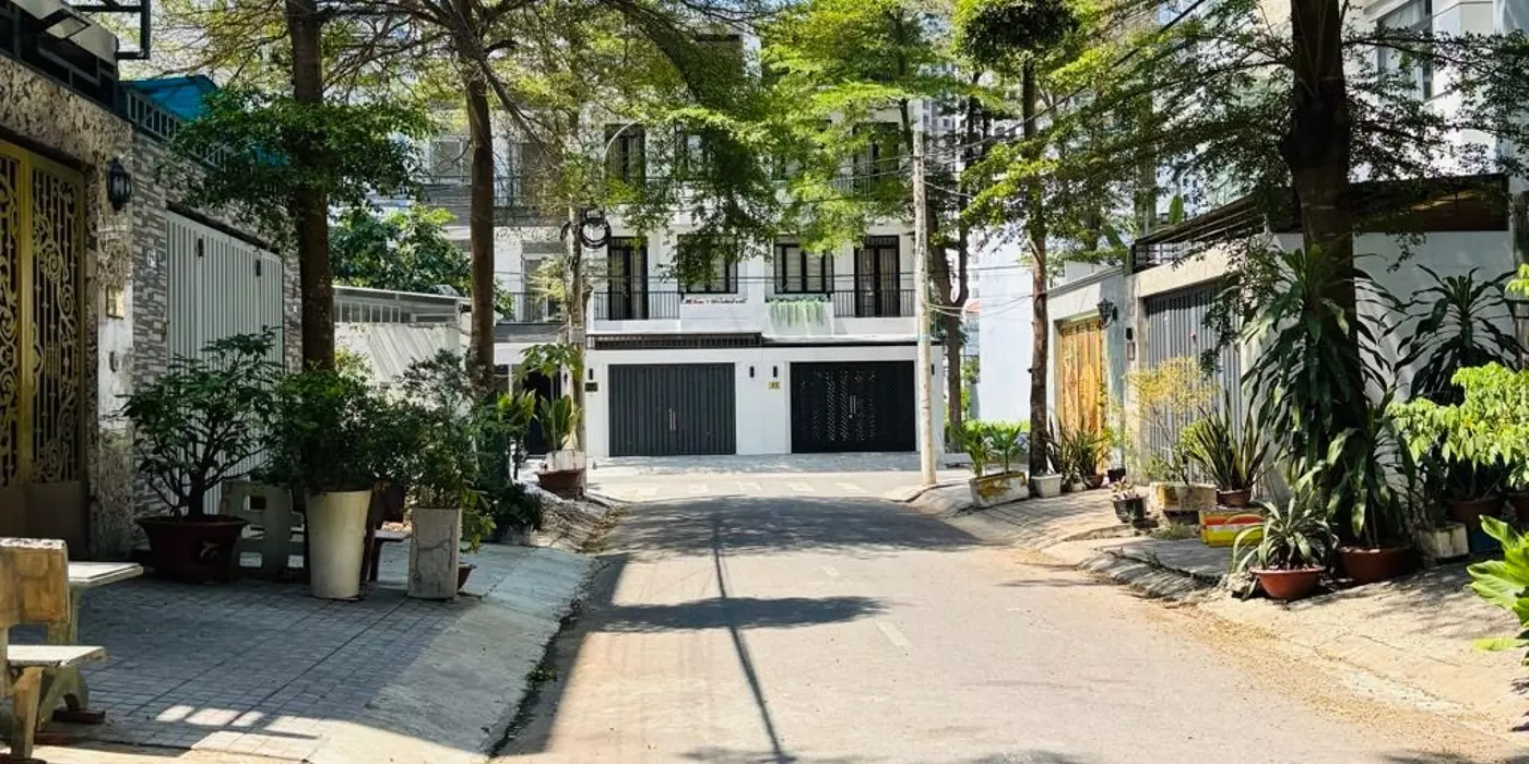 Mặt tiền 4 tầng Phạm Thế Hiển KDC Phú Lợi 5x22 Tặng Nội Thất - 0931172218