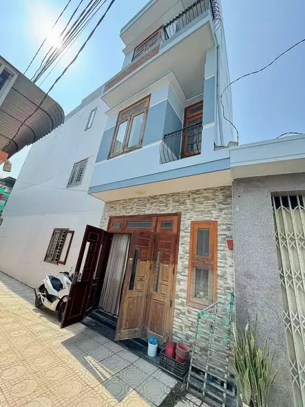 BÁN NHÀ 3 TẦNG MÊ ĐÚC KIÊN CỐ HẺM CẦU BÈ ĐƯỜNG Ô TÔ TẬN NƠI PHƯỜNG TÂY NHA TRANG