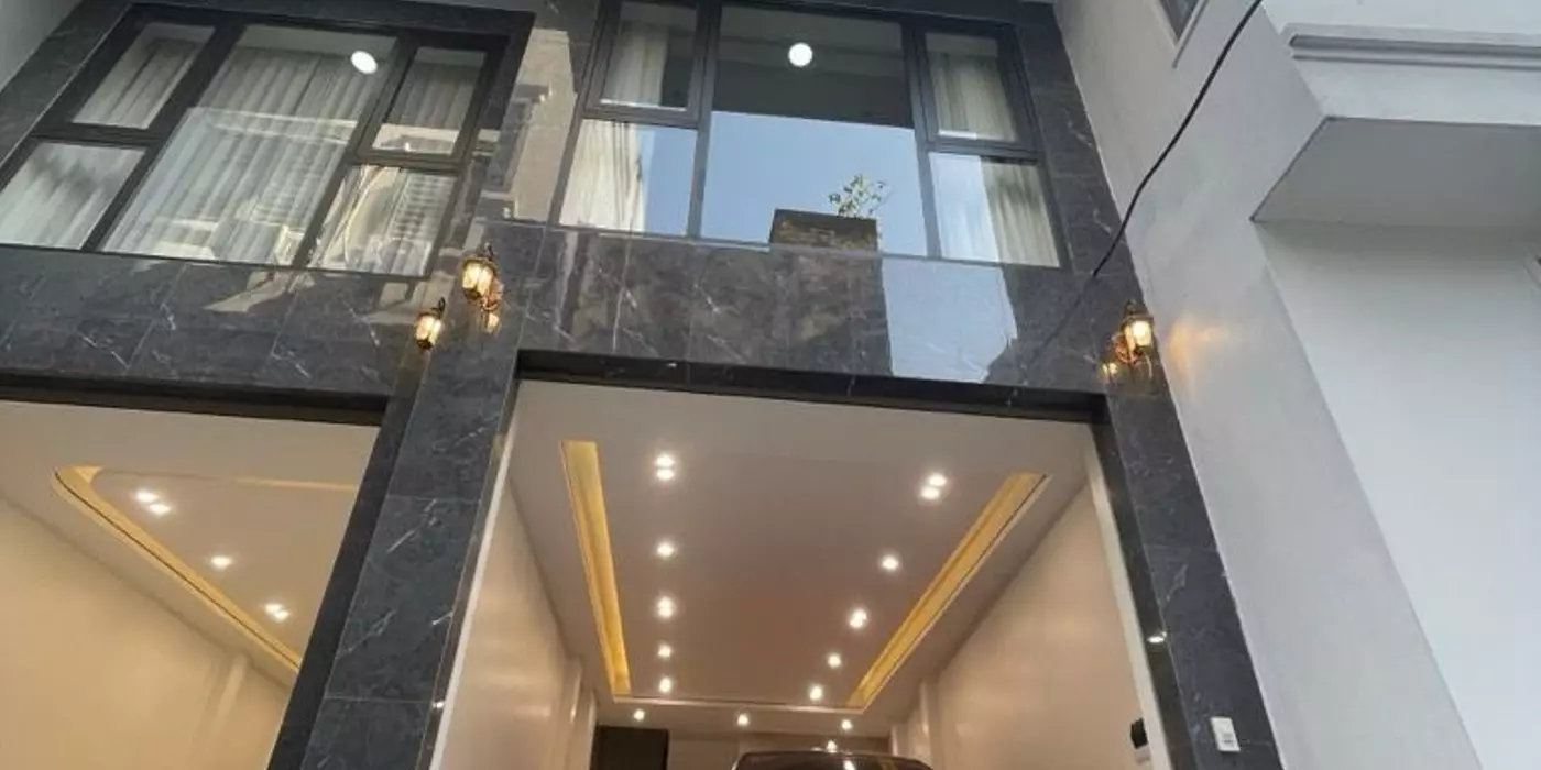 Bán nhà ngõ 94 Thượng thanh 40m x 6T gara thang máy nhỉnh 11 tỷ còn tl