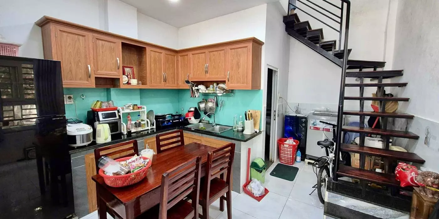 TÂY THẠNH 4tỷ ( có Thương Lượng ) 5 x 10m vuông vức , nhà 1 sẹc 1 trệt 1 lầu 2PN , ở hoặc làm spa