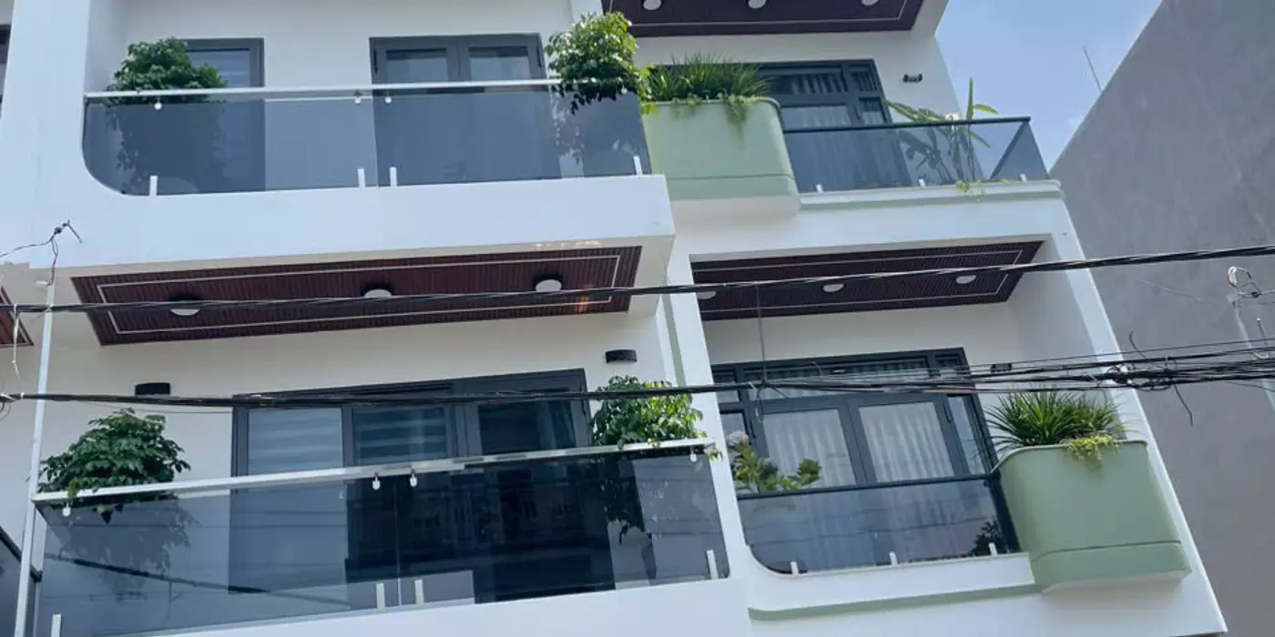 NHÀ MỚI KENG MT ĐÔNG THẠNH 7-3 – FULL NỘI THẤT, XE HƠI TỚI CỬA – CHỈ 5.8 TỶ