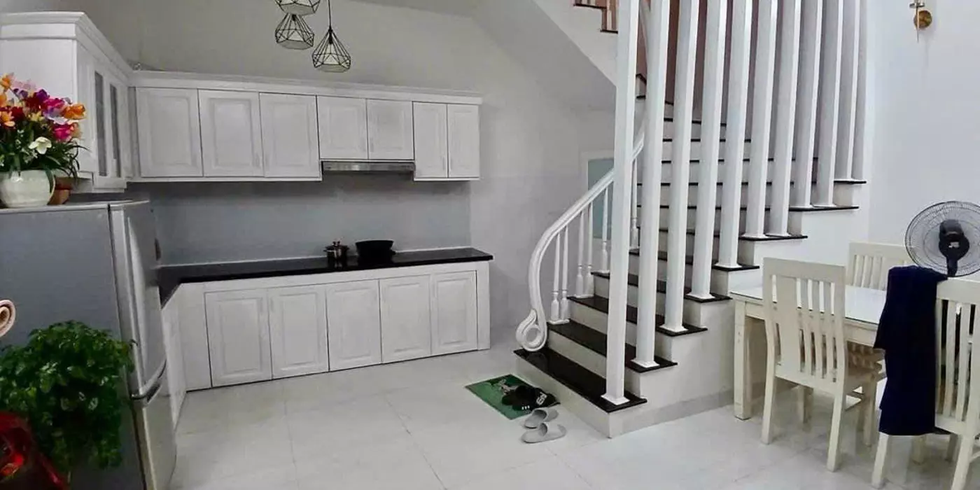 BÁN GẤP NHÀ Hai Bà Trưng Đại La- 25m2*4T - 6,5 tỷ - NGÕ THÔNG-1 BƯỚC RA MẶT PHỐ