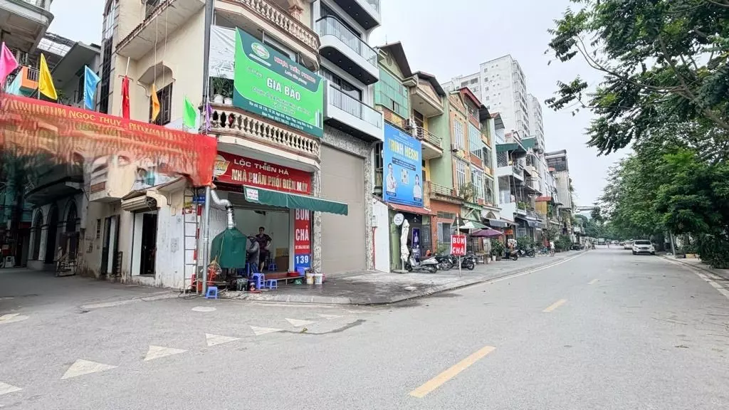 nhỉnh 9 tỷ !  SIÊU PHẨM ĐẤT NGỌC THỤY – LÔ GÓC 3 MẶT THOÁNG – KINH DOANH ĐỈNH CAO.