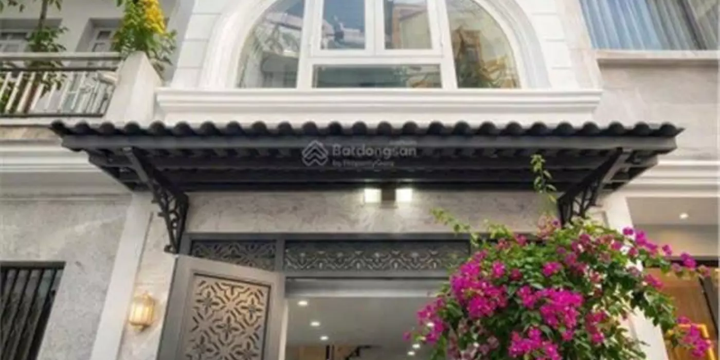 Bán nhà 2 tầng 21m² Nguyễn Thần Hiến, Q.4, 5.6 tỷ, sổ đỏ.