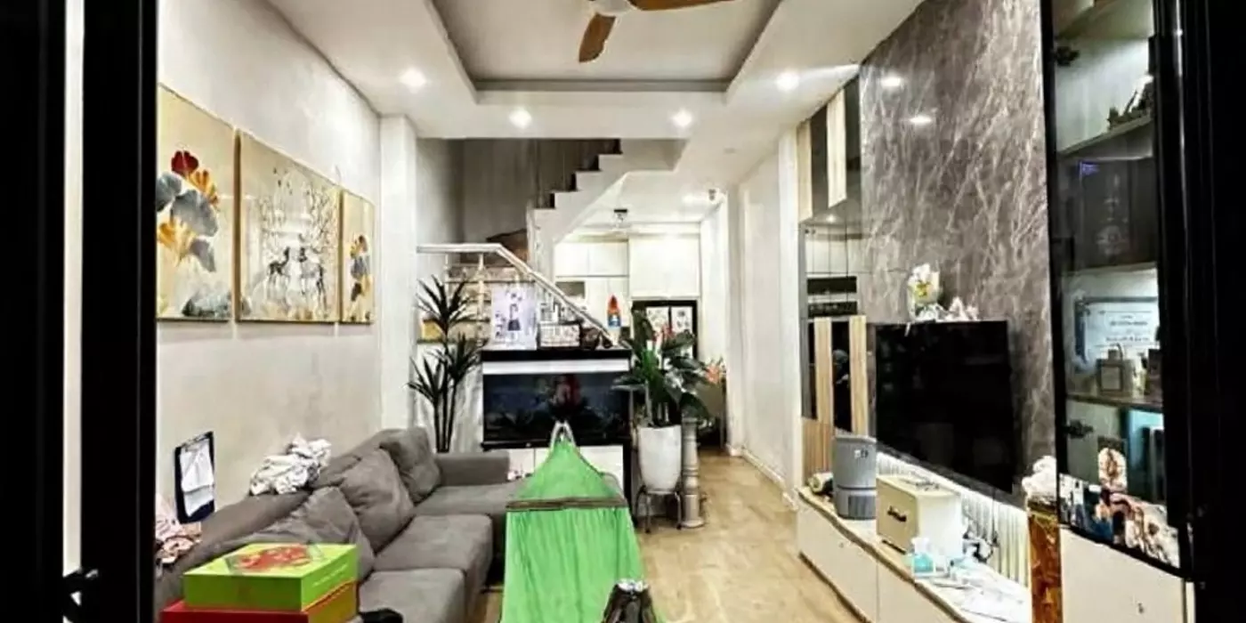 Thuỵ khuê tây hồ 42m x4 tầng 10,8 tỷ-mặt ngõ thông,kinh doanh,ô tô tránh 50m