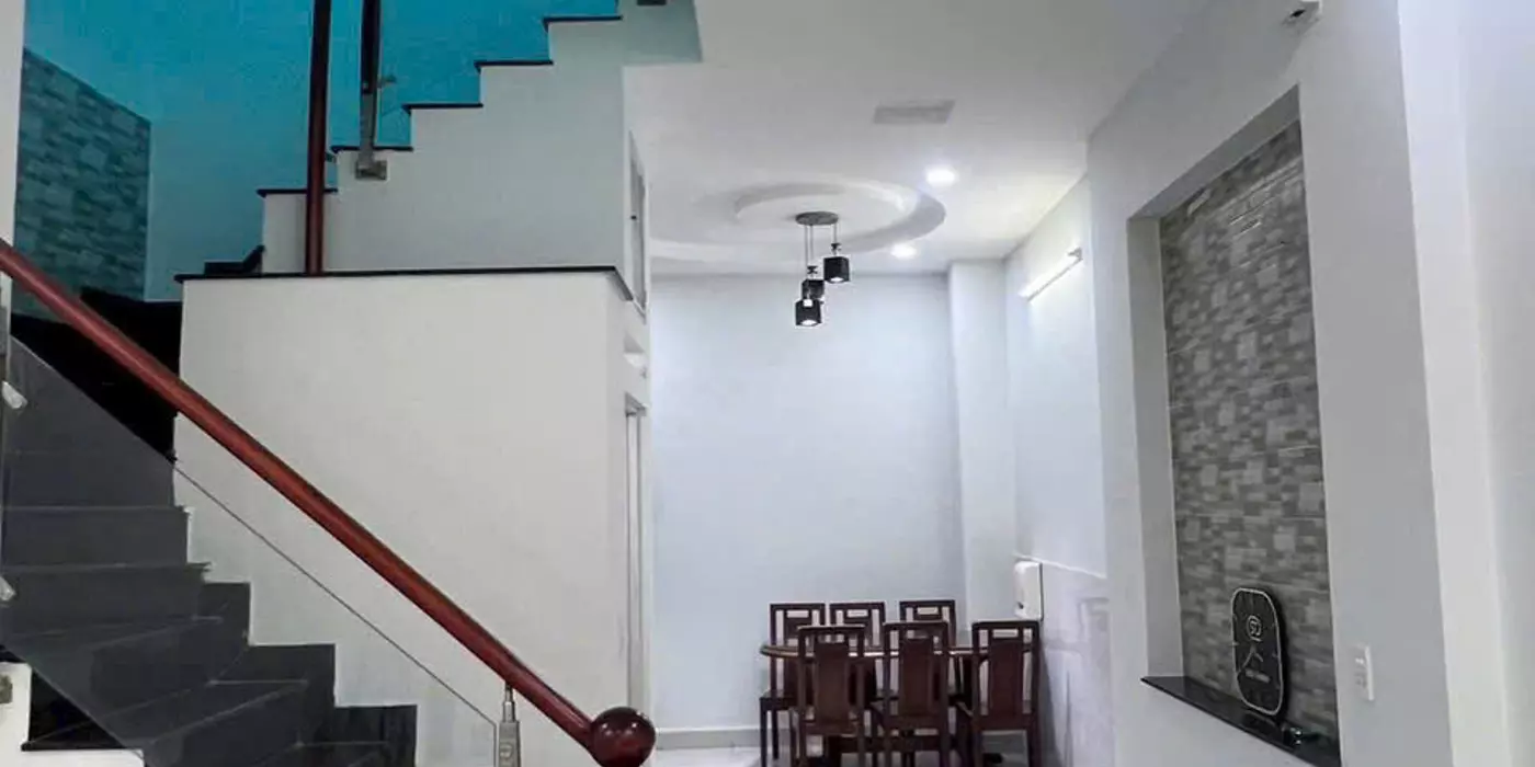 BÁN NHÀ KDBB ĐƯỜNG 8M XE QUA LẠI CHỈ 5.99 TỶ