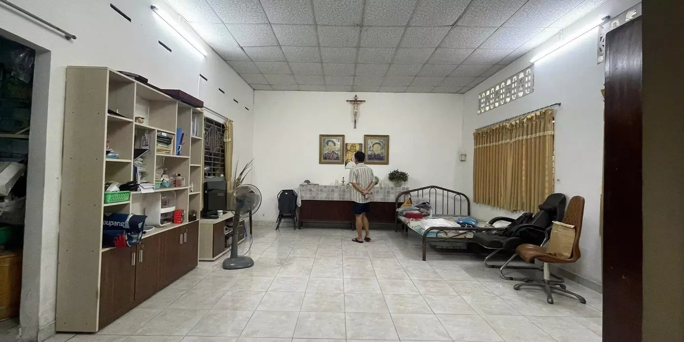 Bán nhà Mặt tiền Nghĩa Hòa - gần Bành Văn Trân, 12x12m, 2 Tầng cũ, 1 đời chủ, chỉ 15,9 tỷ.