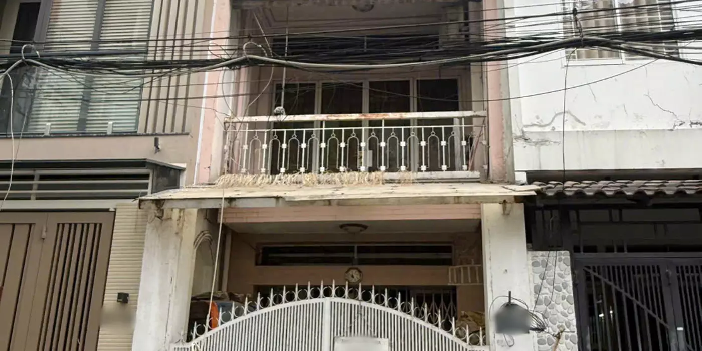 Nhà 3 tầng hẻm xe tải đẹp đường Âu Dương Lân P2Q8. Giá: 8.4 tỷ