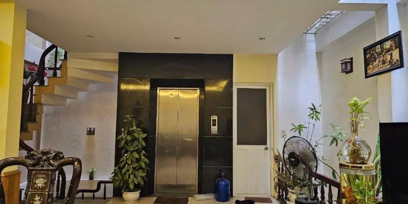 Bán nhà đẹp ĐẶng Vũ Hỷ- Dân Xây-Phân Lô- Vỉa Hè oto tránh 90m 5 tầng mặt tiền rộng 19 tỷ