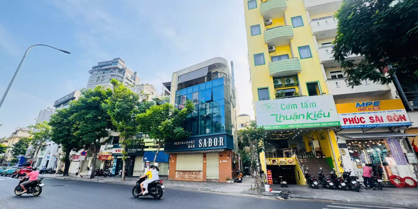 NGANG KHỦNG 15M*21M- BÁN NHÀ 4 TẦNG MẶT TIỀN YERSIN, P.NGUYỄN THÁI BÌNH, QUẬN 1- SẴN HDT 90TR/TH-