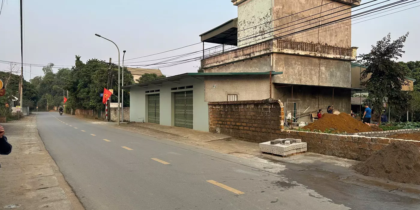 CHÍNH CHỦ CẦN TIỀN BÁN NHANH LÔ ĐẤT 100M2 SÁT NGÃ TƯ LỤC QUÂN - CÁCH QL21 CHỈ 150M