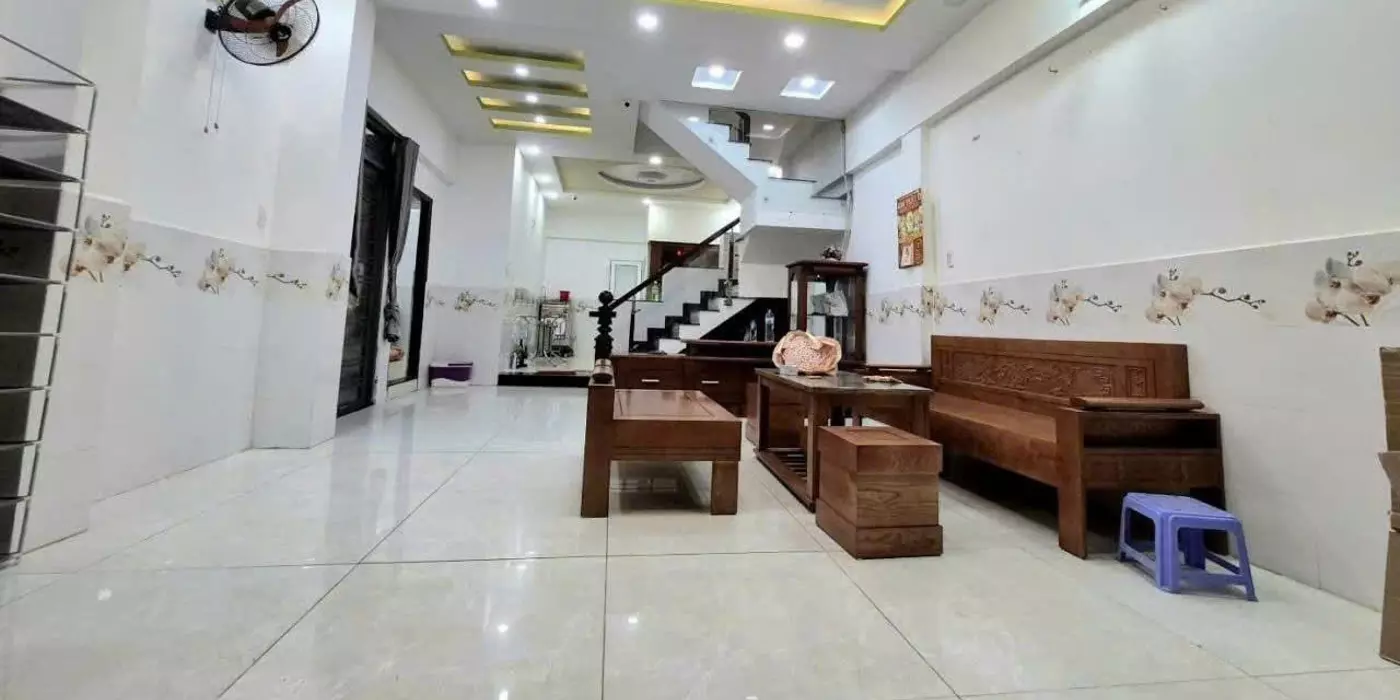 5.5 TỶ – HXH – 80M² – NGANG GẦN 5M, NỞ HẬU 6.8M.P.10, Quang Trung – gần THCS Quang Trung.
