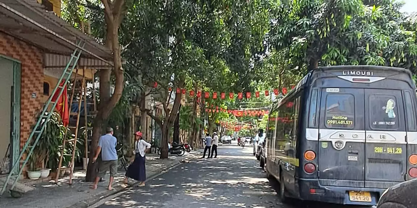 BÁN NHÀ LONG BIÊN 35M2- 6 TẦNG THANG MÁY- GARA OTO- HƠN 10 TỶ