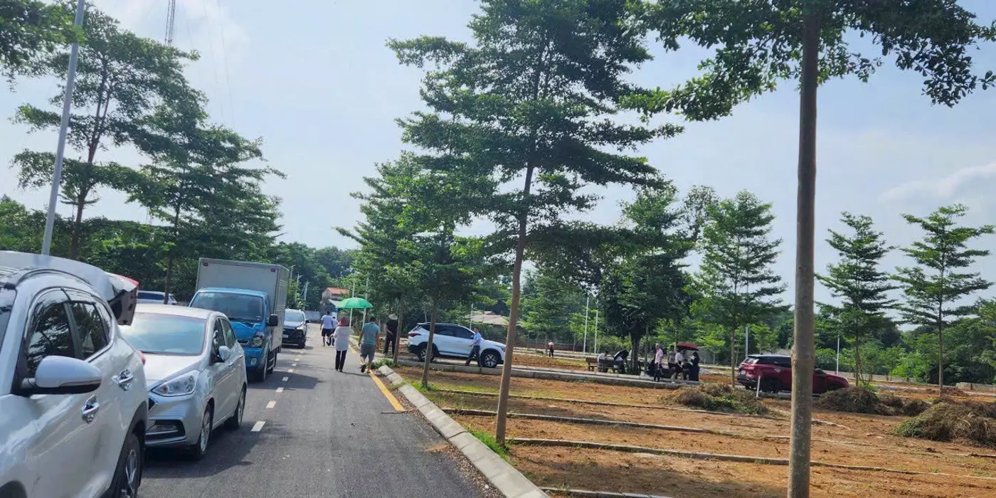ĐẤT ĐẸP Ở NGAY – GẦN QL21, GẦN CHỢ, GẦN TRƯỜNG – KHÔNG LẤY TIẾC!