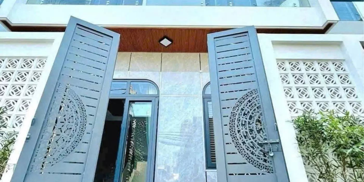 Ram màu rất đẹp và sang.thiết kế hiện đại . Tiện ít xung quanh tuyệt vời ông mặt trời.