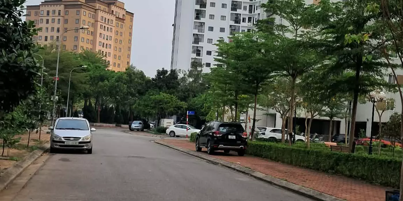 BÁN NHÀ PHÚC LỢI 74M2- 6 TẦNG THANG MÁY- VÍA HÈ- GARA OTO- HƠN 20 TỶ