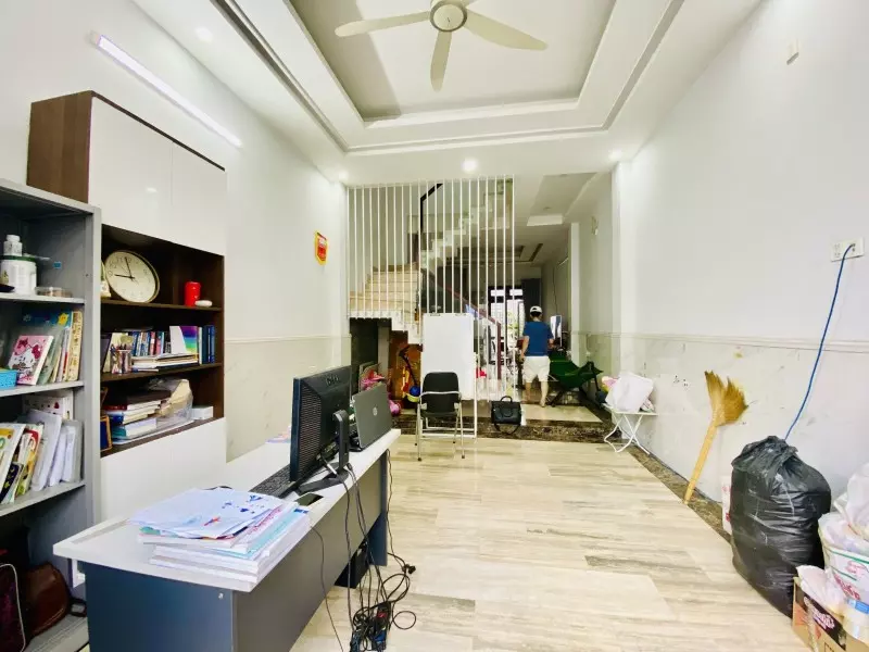 Bán nhà  đường  Gò Dưa, Thủ Đức, TP HCM. DT 90m2, 4 tầng. Giá 7.25 tỷ, Sổ hồng - 0933125879