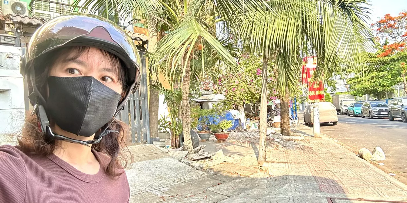 BÁN NHÀ Đ.TÔN THẤT THUYẾT- 2 MẶT TIỀN- XE HƠI NGỦ TRONG NHÀ- LƯU THÔNG KHÁNH HỘI - BẾN VẦN ĐỒN-