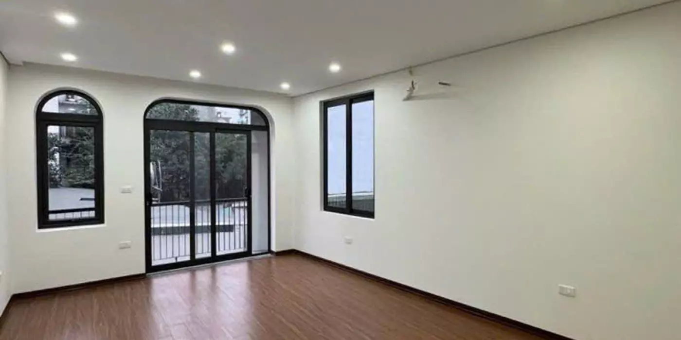 🔥 SIÊU PHẨM TRUNG TÂM CỔ LINH – 55m² x 5 TẦNG – THANG MÁY – FULL NỘI THẤT 🔥