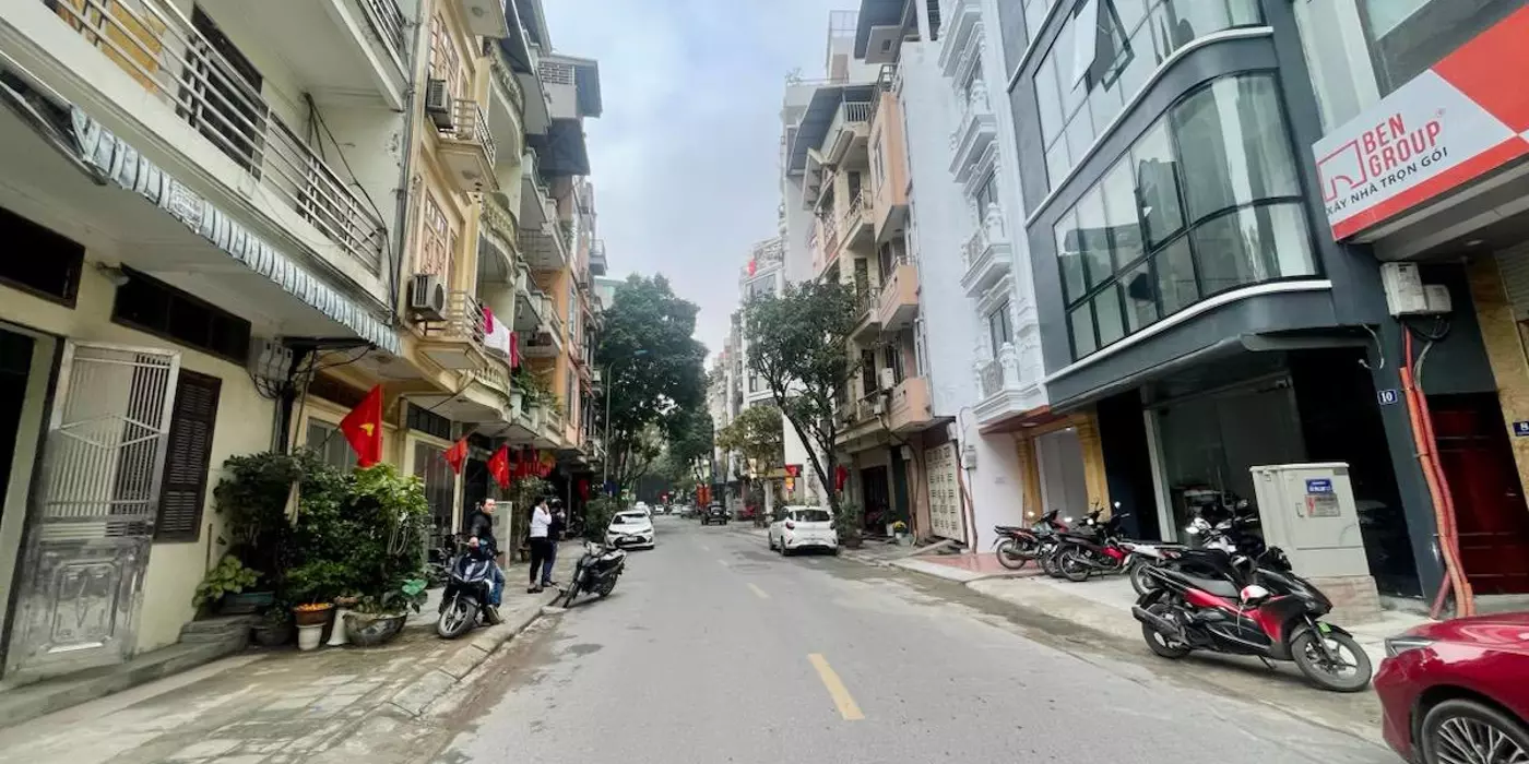 Bán nhà mặt phố Phạm Thật Duật 55m, 8 tầng, mt 4.2m. Giá: 37 tỷ