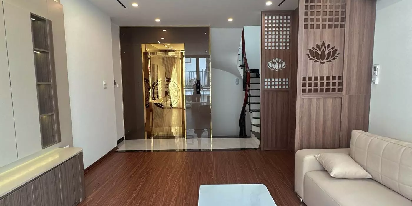 BÁN NHÀ VIỆT HƯNG  7 TẦNG THANG MÁY- Ô TÔ TRÁNH- HƠN 10 TỶ