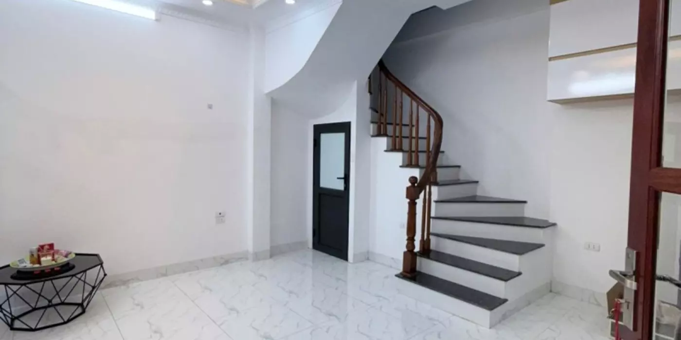 NHÀ MỚI THƯỢNG THANH – Ô TÔ ĐỖ CỔNG – CÓ SÂN RIÊNG – 5 TẦNG HIỆN ĐẠI – GIÁ 7.3 TỶ