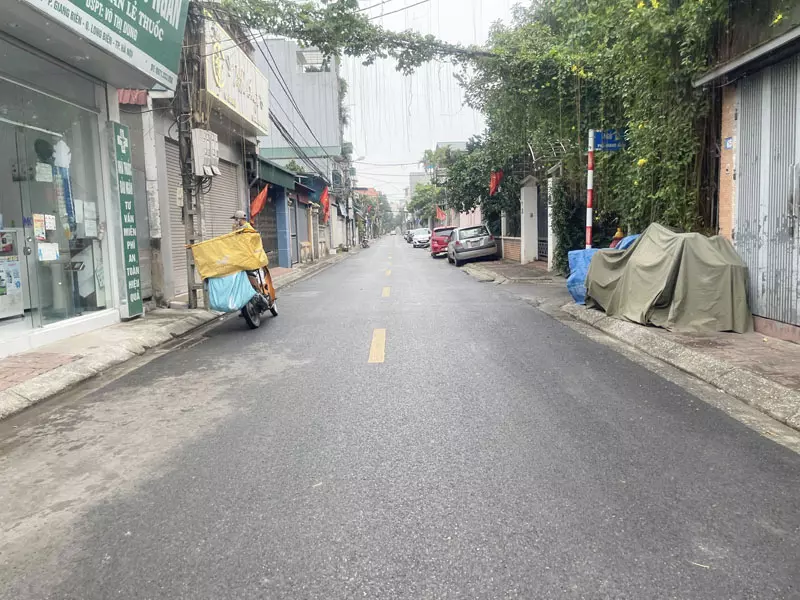 Cần bán 55,1m2 đất mặt phố Giang Biên. Phù hợp xây Văn Phòng Kinh Doanh