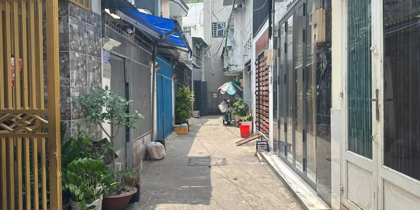 CHỈ 2.9 TỶ - CÓ NHÀ 2 TẦNG HẺM XE HƠI - QUẬN 12 RA RIÊNG THÔI!