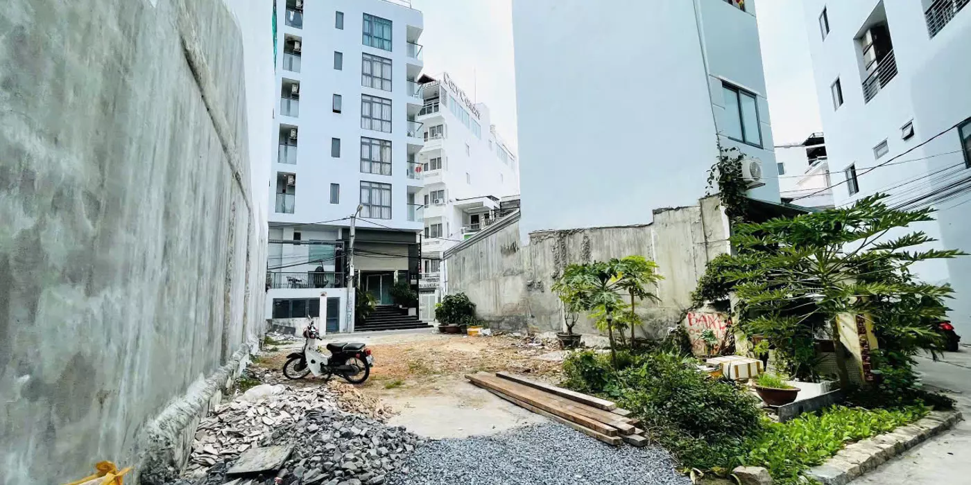 BÁN ĐẤT HẺM TUỆ TĨNH NGANG ĐẸP KHU PHỐ TÂY NHA TRANG, GẦN BIỂN 300m - DT: 159m2 - GIÁ 21 tỷ