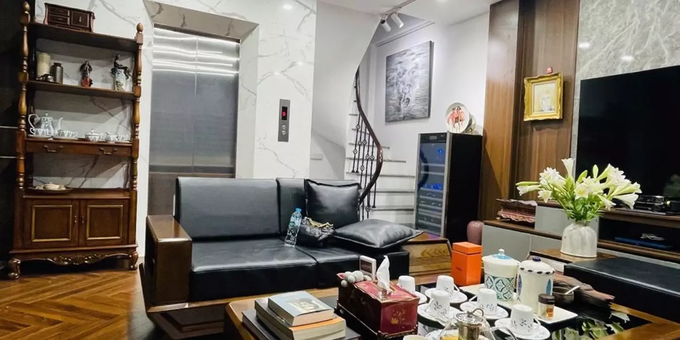 BÁN NHÀ BỒ ĐỀ 45M2- 7 TẦNG THANG MÁY- GARA Ô TÔ- HƠN 20 TỶ